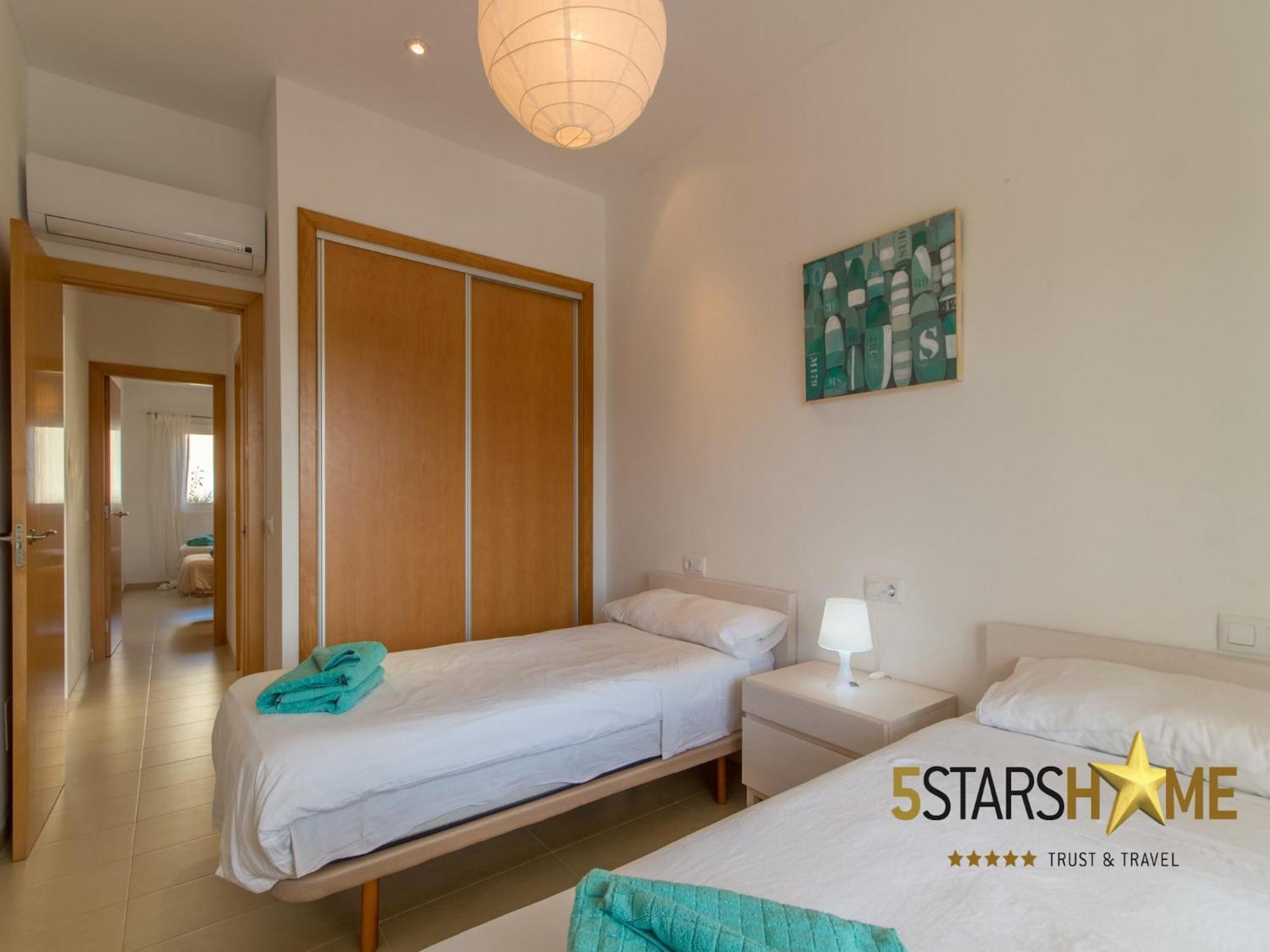 Villa Villa, 200 Meters From