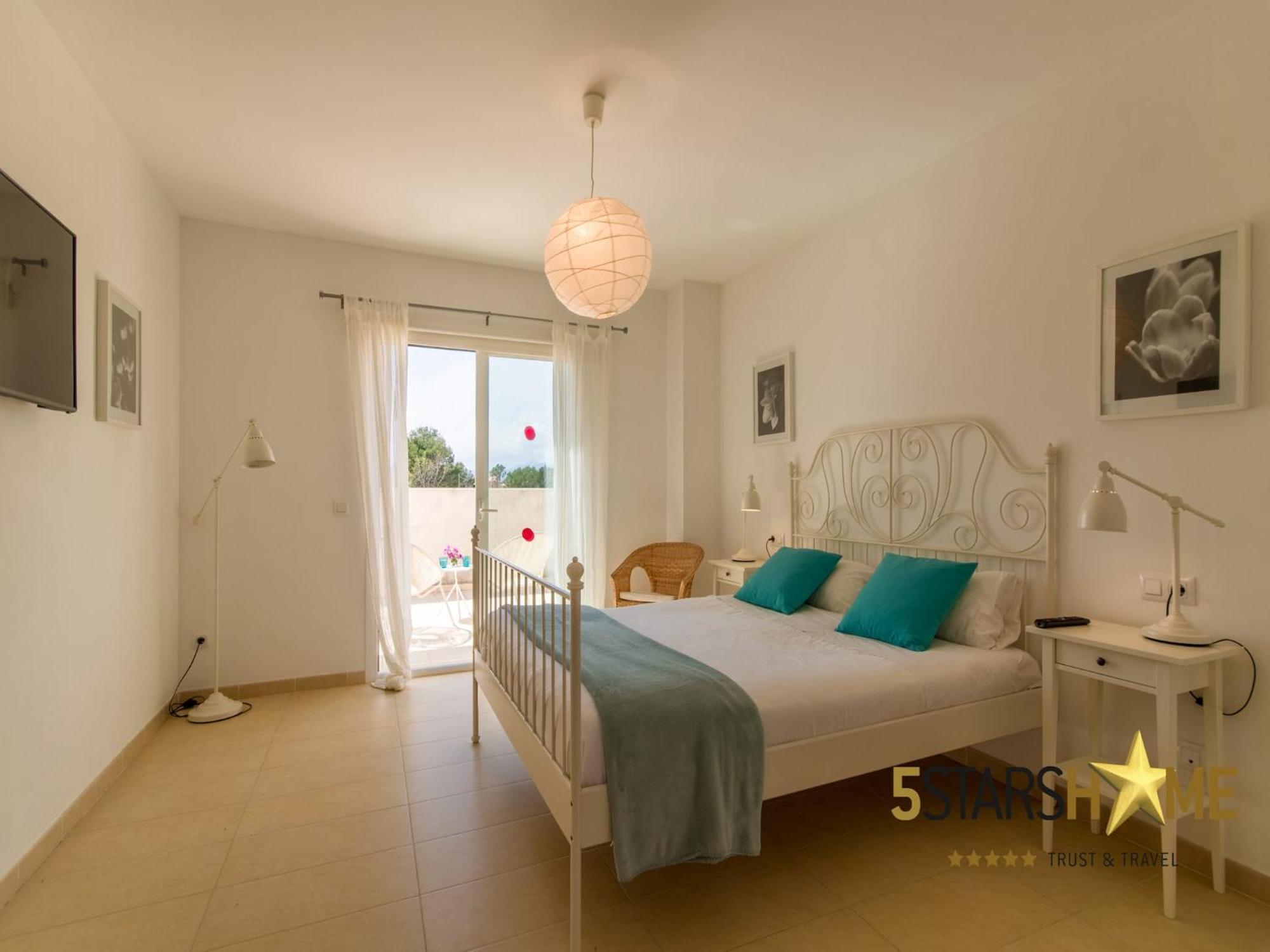 Villa Villa, 200 Meters From